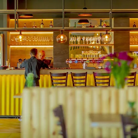 & Restaurant Barca 3*