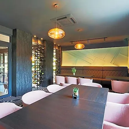 & Restaurant Barca 3*
